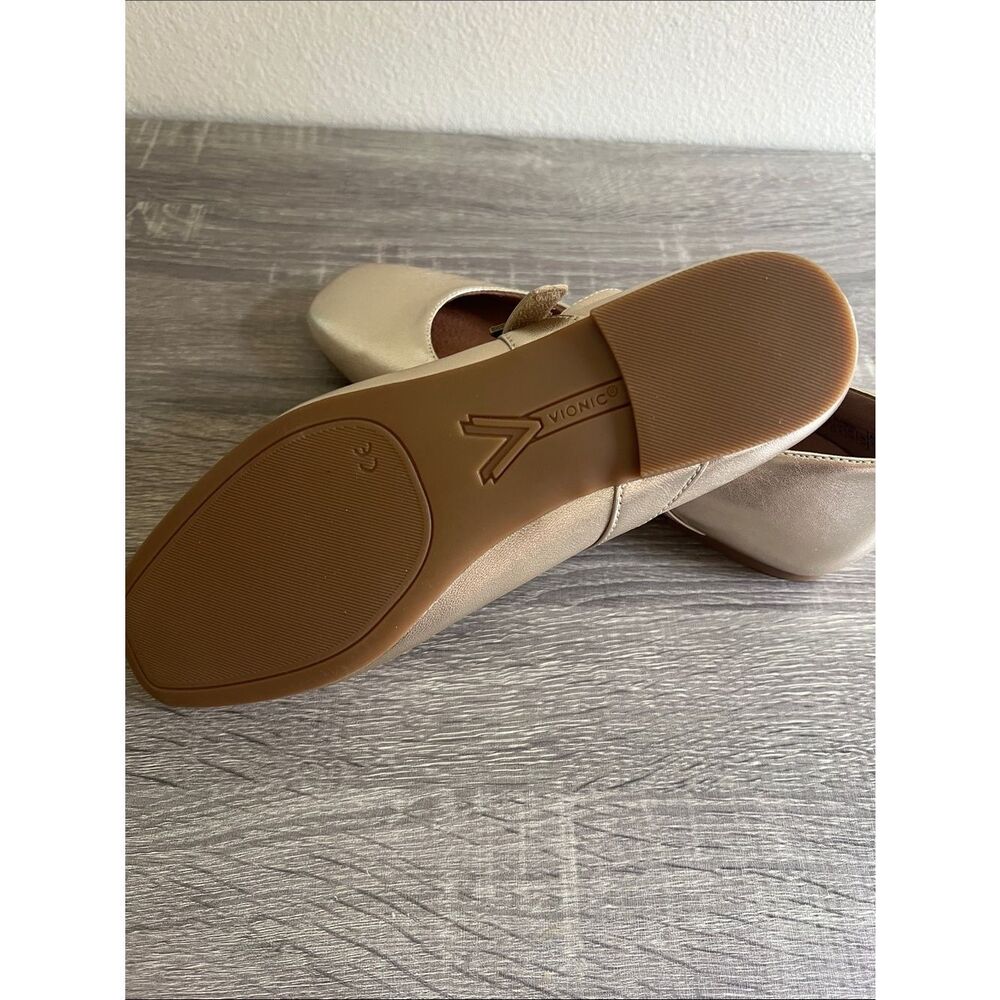 New Women’s Vionic Alameda Mary Jane Flat Gold Leather 8.5 - Picture 8 of 10